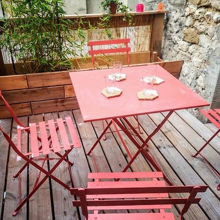 Maison De Village Meublee Avec Terrasse Donzère Buitenkant foto