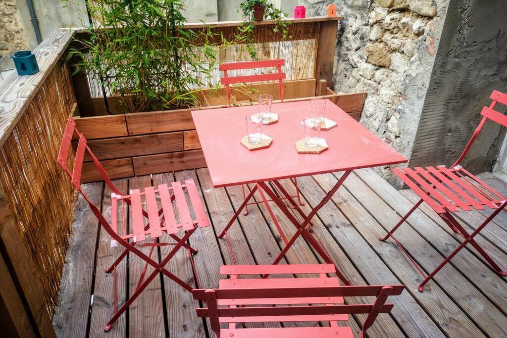 Maison De Village Meublee Avec Terrasse Donzère Buitenkant foto